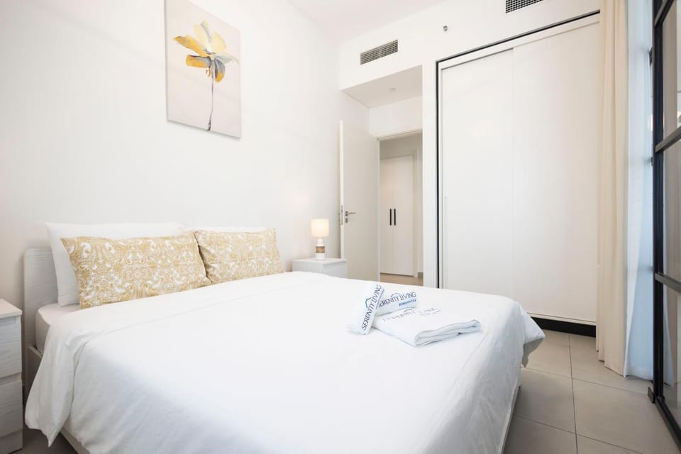 Bed, Bedroom, wardrobe, air conditioner