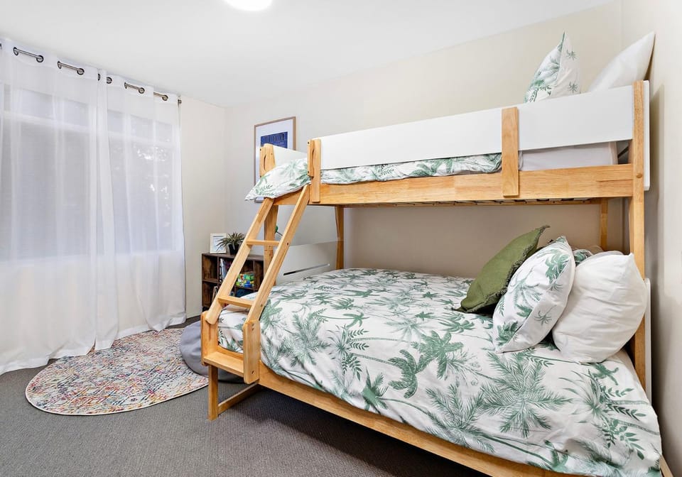 Bed, Bedroom, bunk bed
