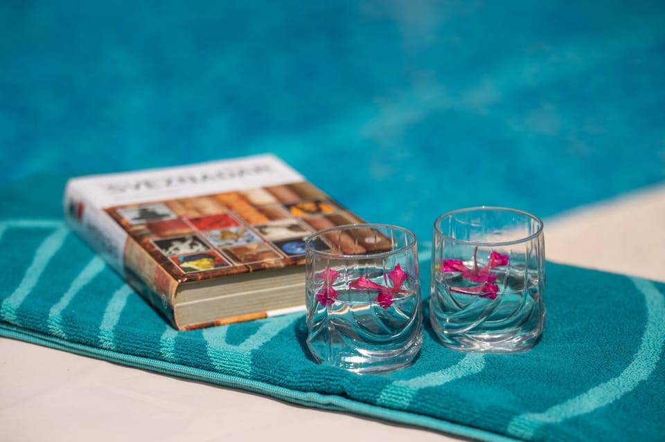 Pool view, Swimming pool, sunbed