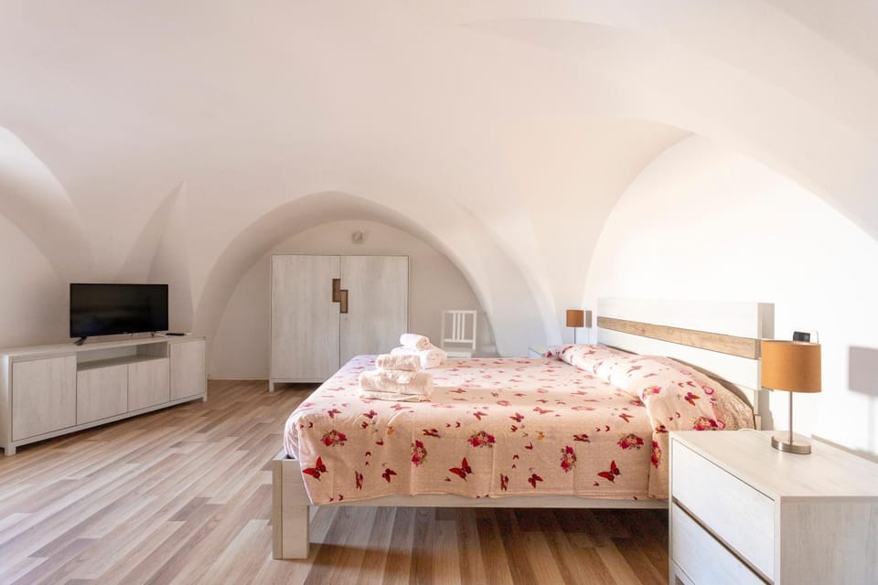 Property building, Living room, Bedroom