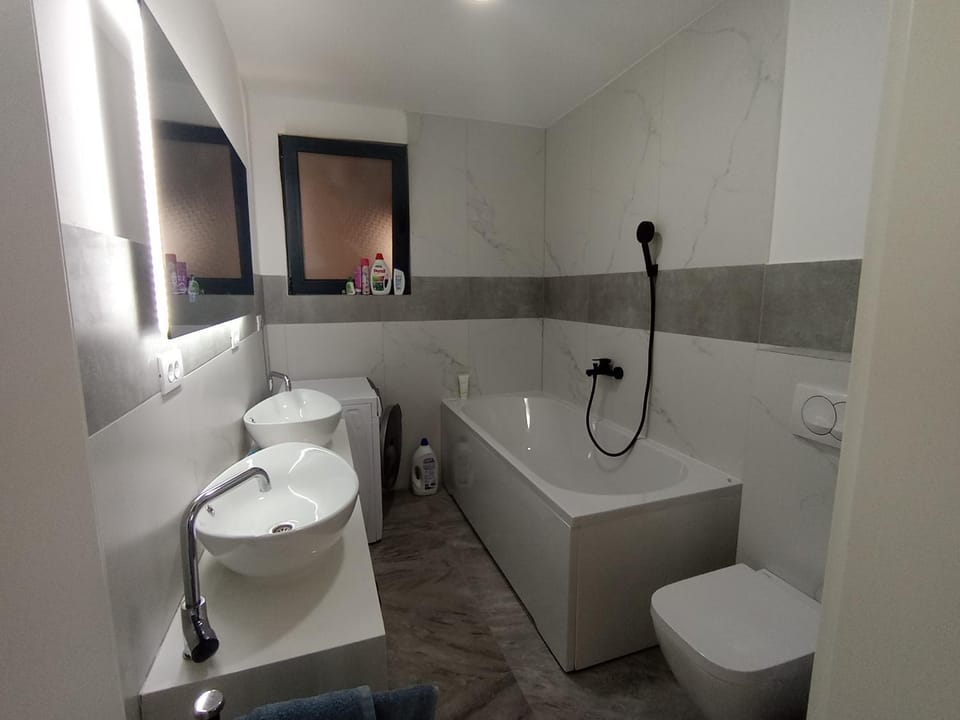 Toilet, Bathroom, Bath