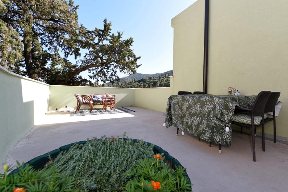 Balcony/Terrace, Dining area