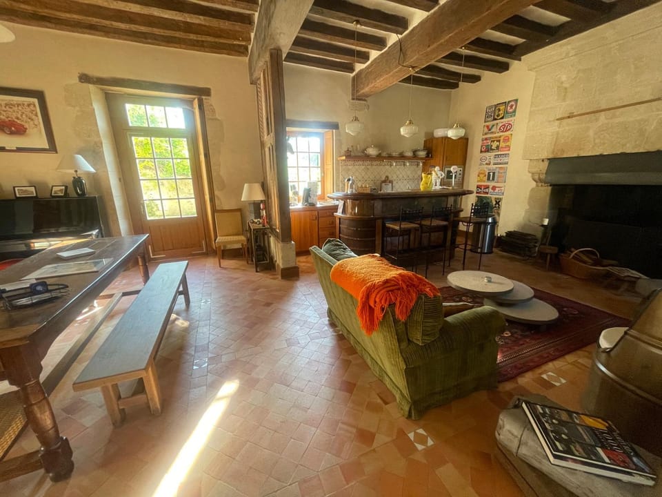 Living room, Dining area