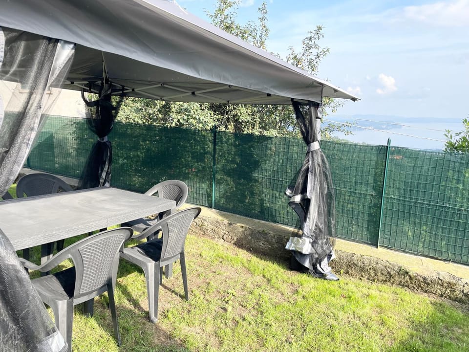 Day, Garden, View (from property/room), Dining area, Garden view