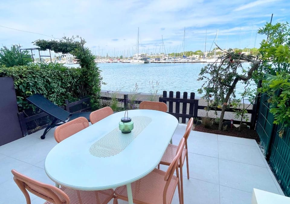 Patio, Natural landscape, View (from property/room), Balcony/Terrace, Balcony/Terrace, Dining area, Sea view