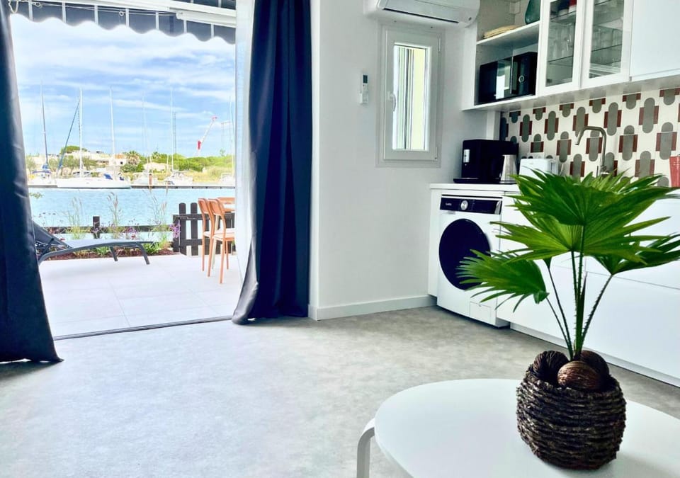 Natural landscape, View (from property/room), Living room, Sea view