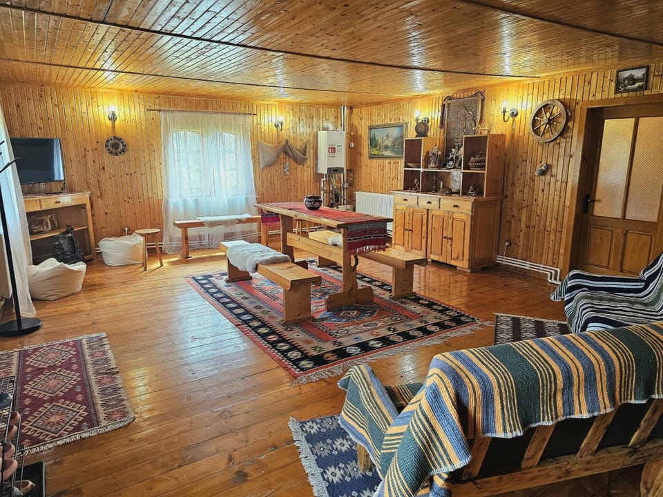 TV and multimedia, Living room, Dining area