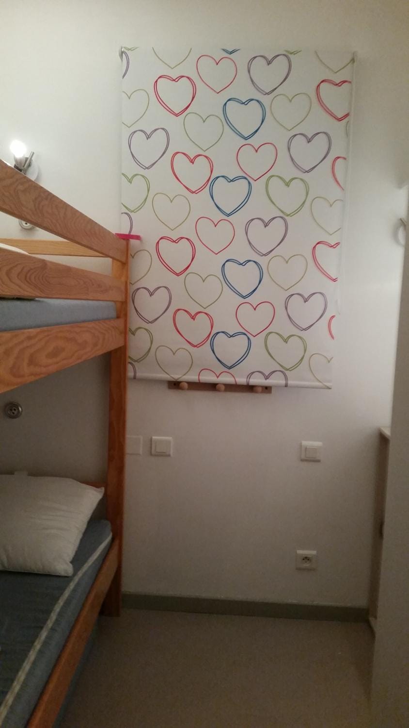 Bedroom, bunk bed