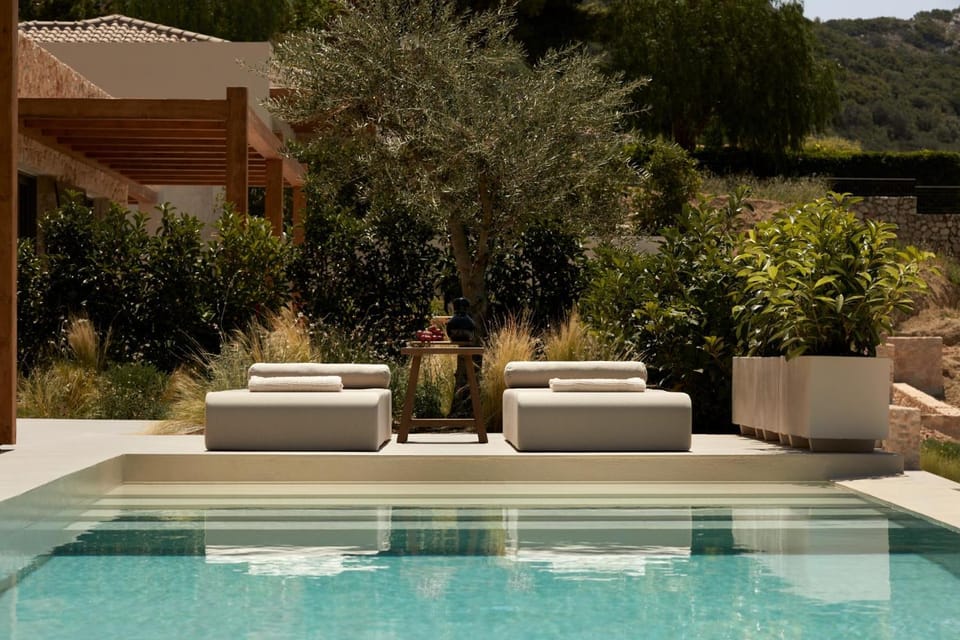 Patio, Day, Natural landscape, Garden, Garden view, Pool view, Swimming pool, sunbed