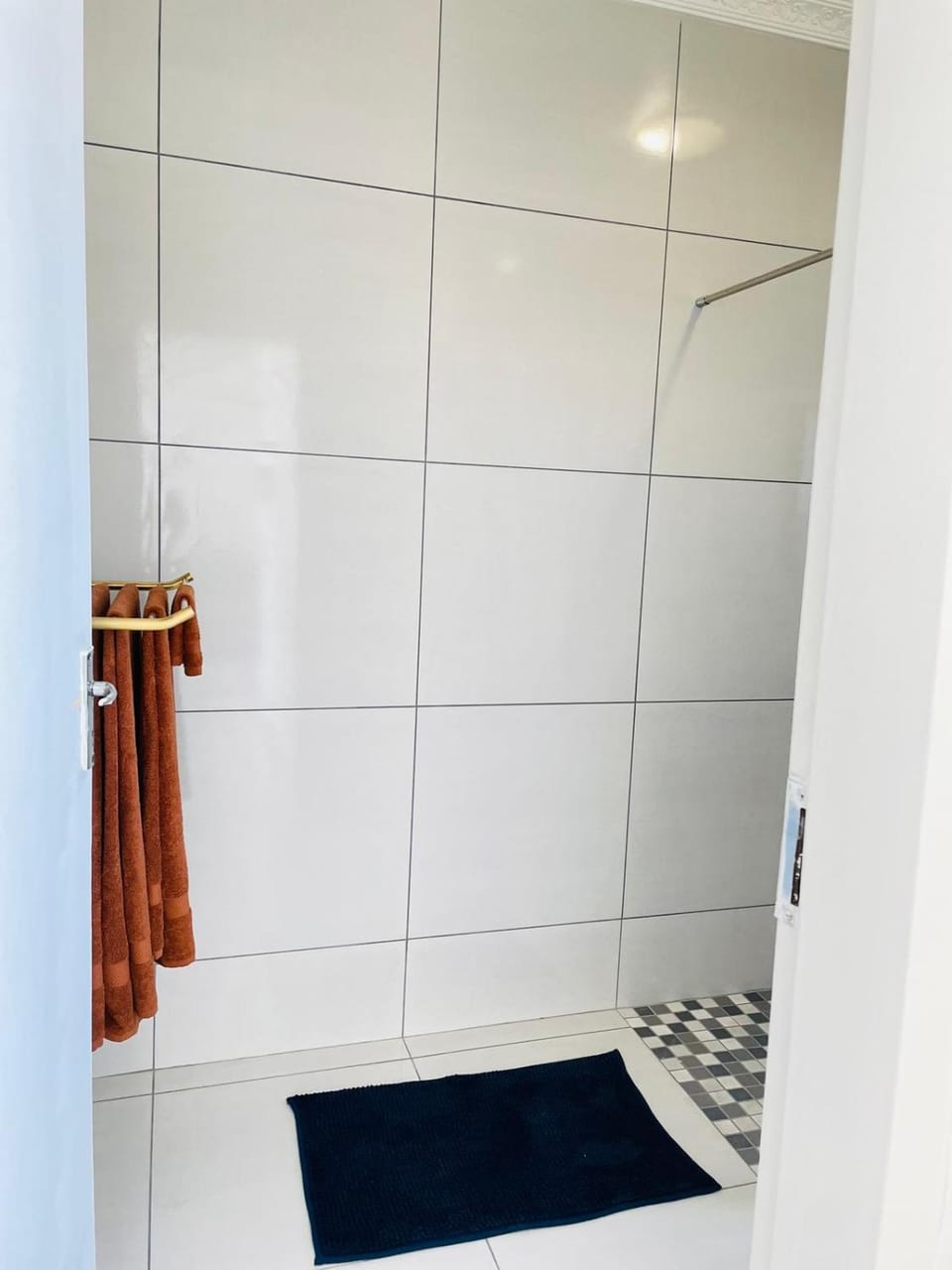 Shower, Bathroom, towels