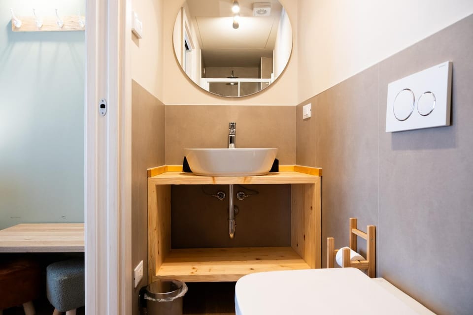 Bed, Bathroom, towels