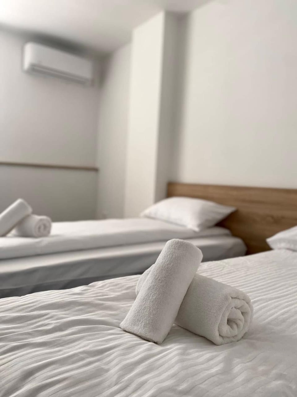 Bedroom, towels