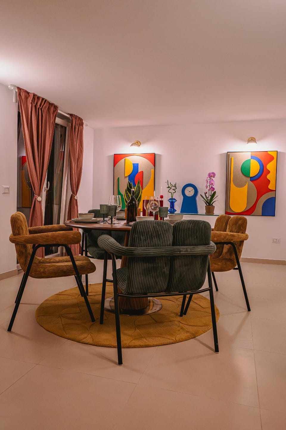 Living room, Seating area