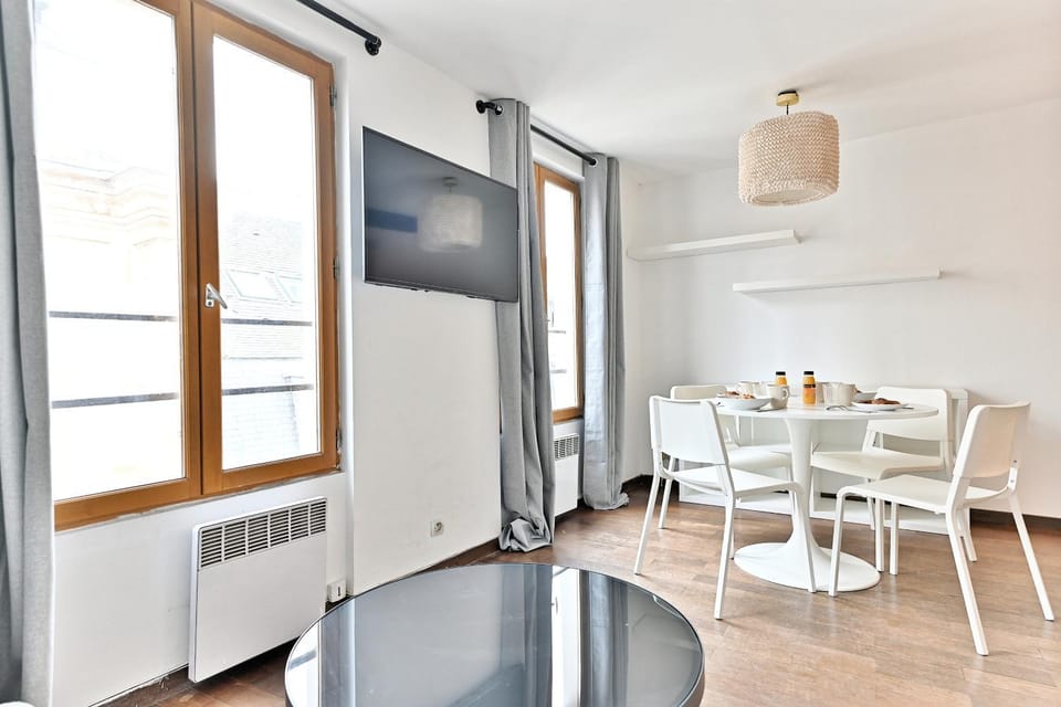 TV and multimedia, Dining area
