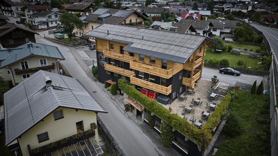 Property building, Bird's eye view, Location