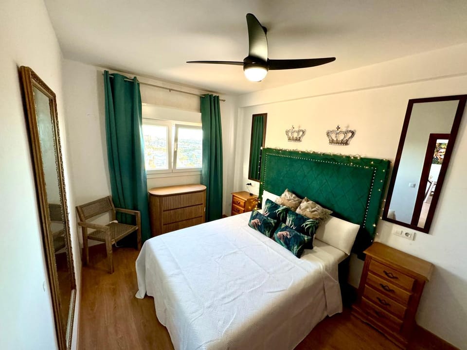 VIVE la PLAYA a 5 min con VISTAS-PISCINA-AIRE ACONDICIONADO-VENTILADORES DE TECHO-WIFI-Orientacion Sur Apartment in Roquetas de Mar