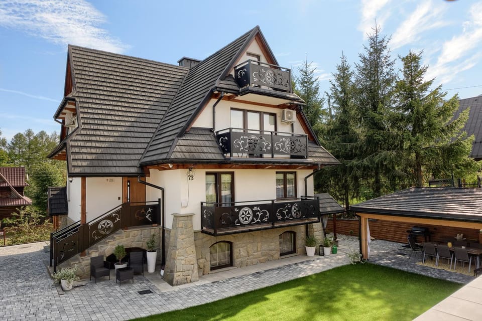 Property building, Garden