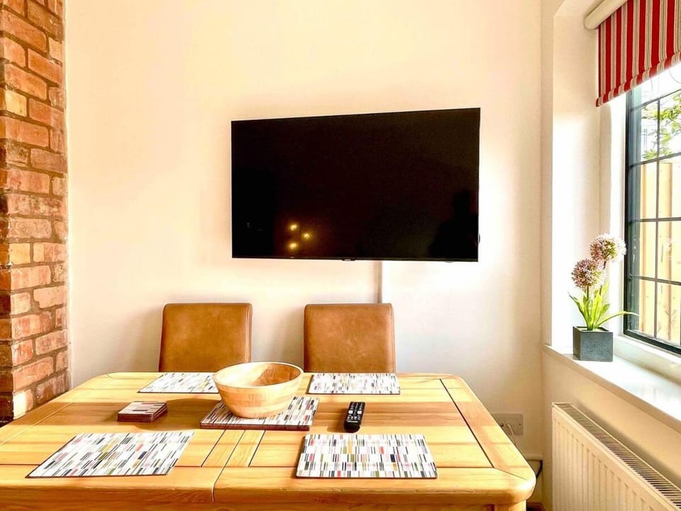 TV and multimedia, Dining area