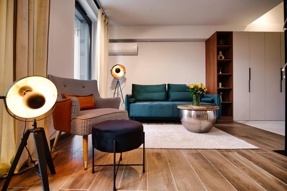 Living room, Seating area, air conditioner