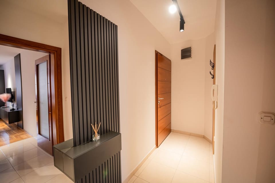 Photo of the whole room, wardrobe