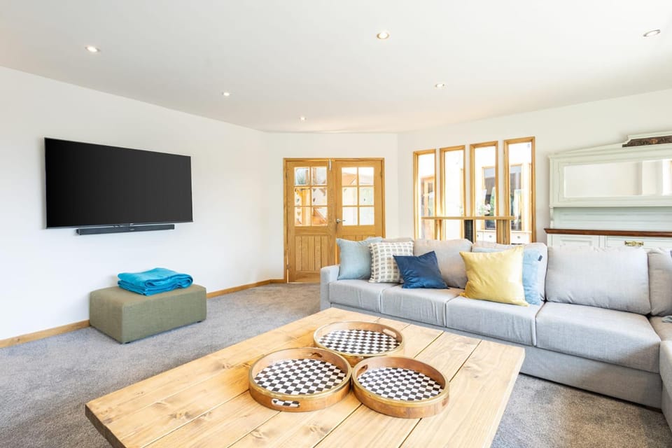 TV and multimedia, Living room, Seating area
