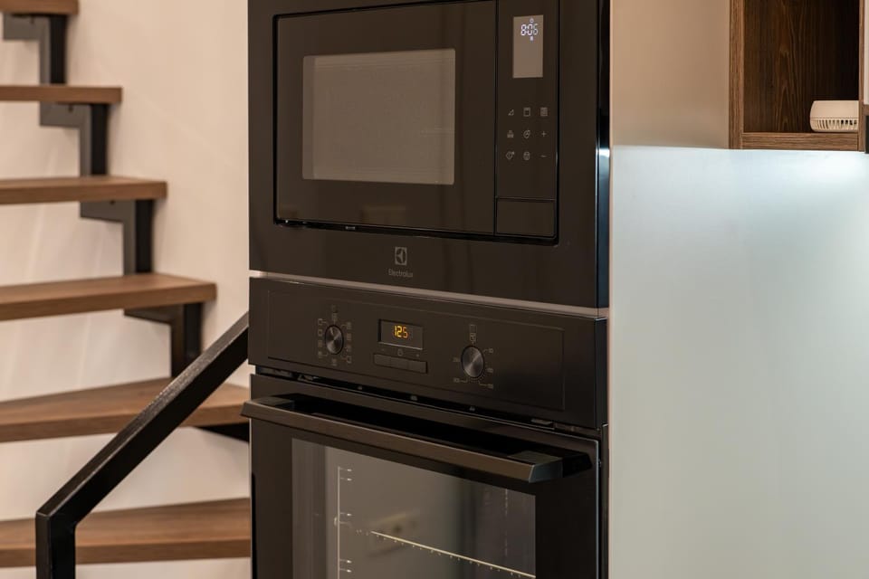 Kitchen or kitchenette, oven