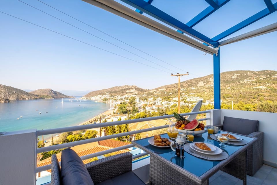 Balcony/Terrace, City view