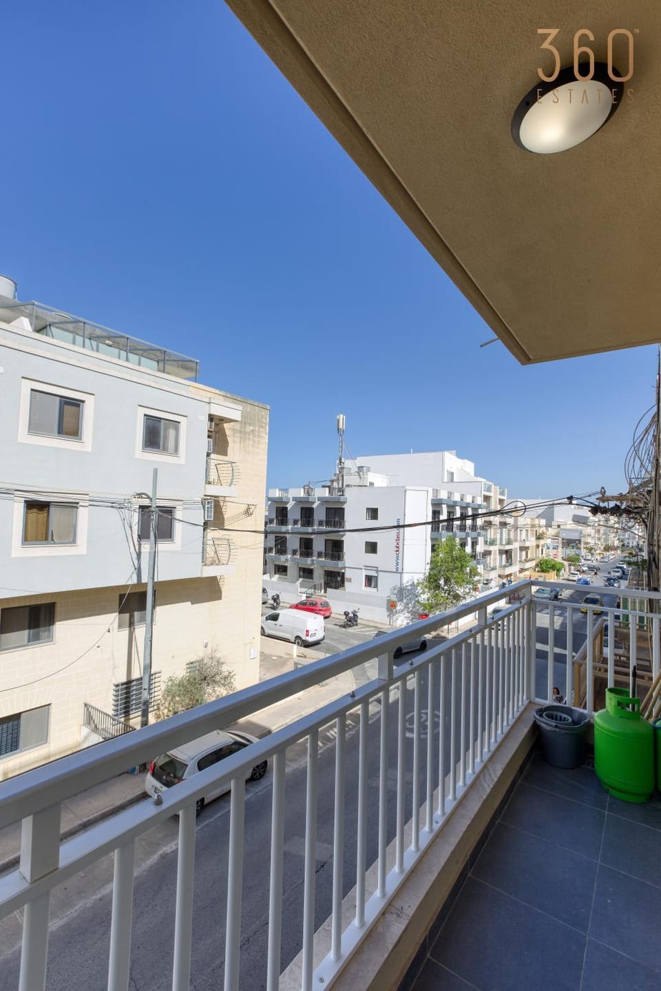 Property building, Patio, Day, Neighbourhood, View (from property/room), Balcony/Terrace, City view, Street view, Location, Parking