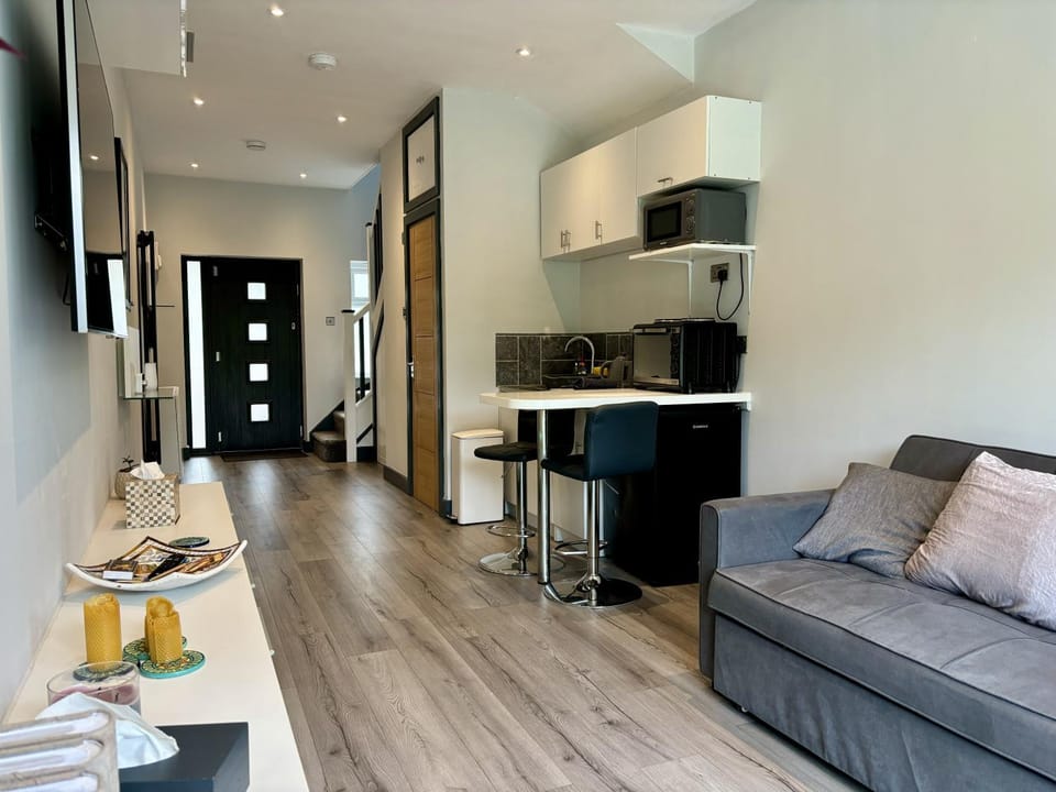TV and multimedia, Kitchen or kitchenette, Living room, minibar