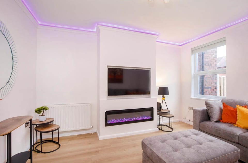 Communal lounge/ TV room, Living room