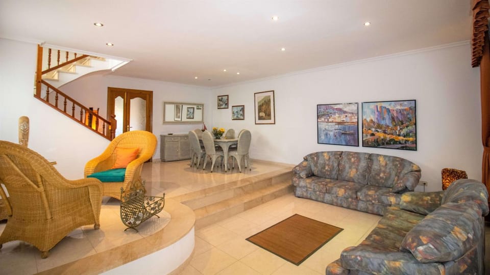 Communal lounge/ TV room, Living room