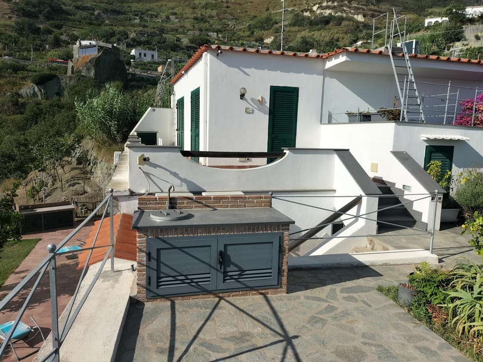 Property building, Balcony/Terrace, Balcony/Terrace