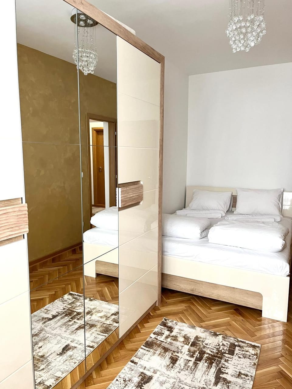 Bed, Bedroom, towels, wardrobe