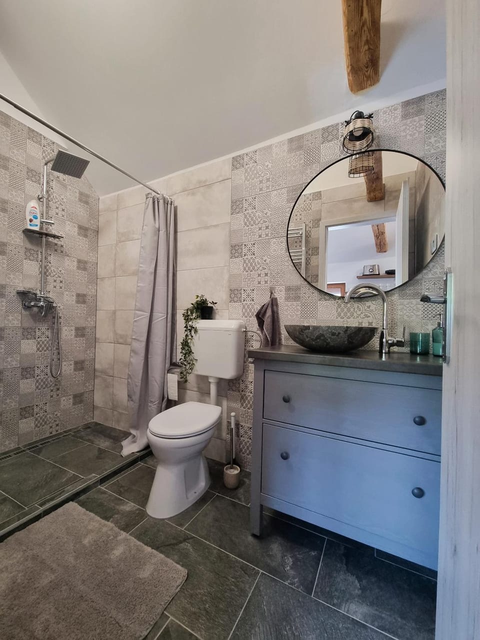 Shower, Toilet, Bathroom