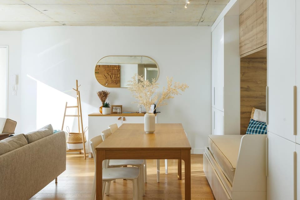 Dining area, Meals