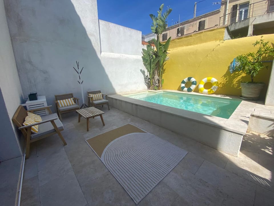 Maison avec piscine bord de mer House in Marseille