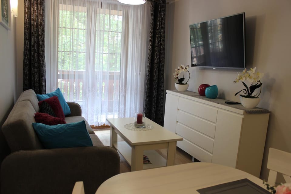 Apartament Blisko Centrum z garażem Apartment in Lower Silesian Voivodeship