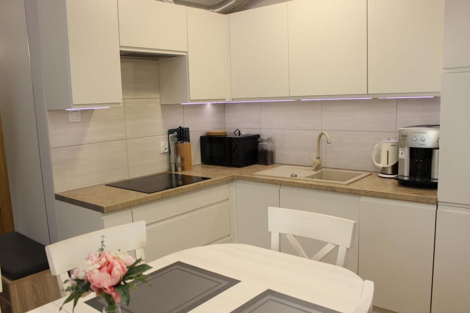 Apartament Blisko Centrum z garażem Apartment in Lower Silesian Voivodeship