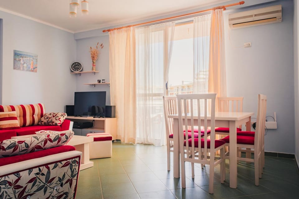 View (from property/room), Living room, Dining area