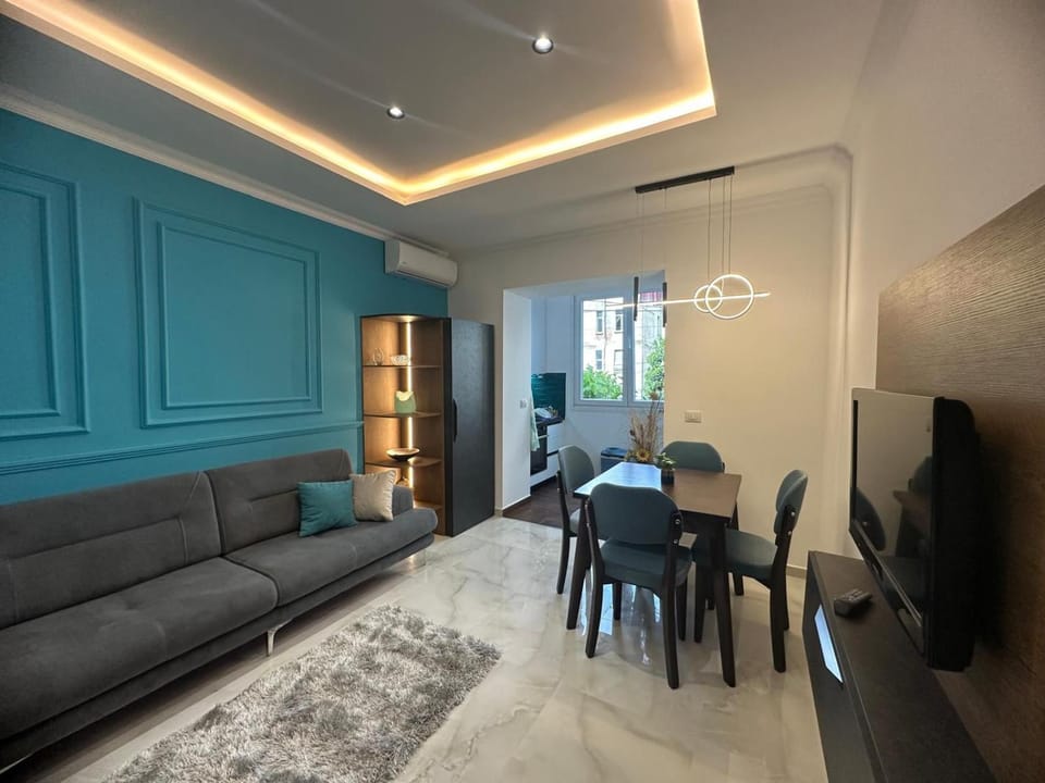 TV and multimedia, Living room, Seating area, Dining area, Evening entertainment