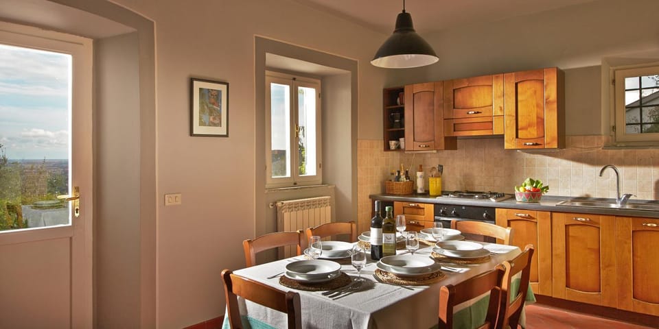 View (from property/room), Kitchen or kitchenette, Dining area