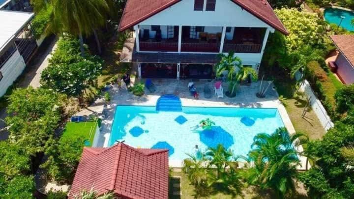 Property building, Garden, Garden view, Pool view, Swimming pool