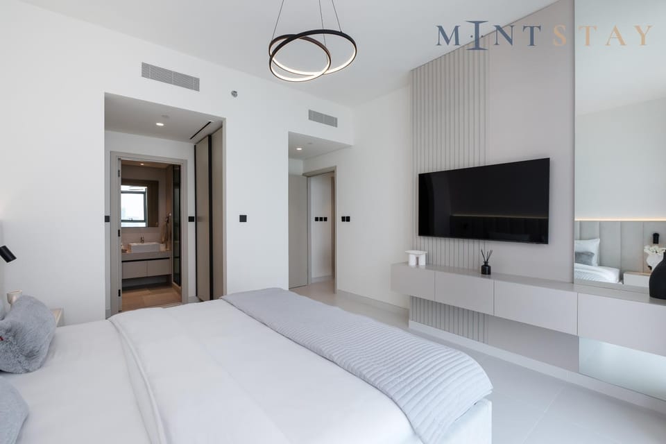 Marina Vista 2, Emaar Beachfront - Mint Stay Apartment in Dubai