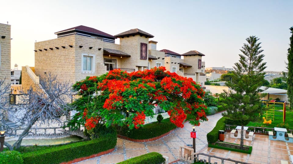 Property building, Spring, Day, Natural landscape, Garden, Garden view