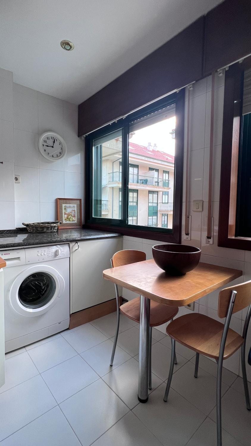 Kitchen or kitchenette, dishwasher, stove, washing machine