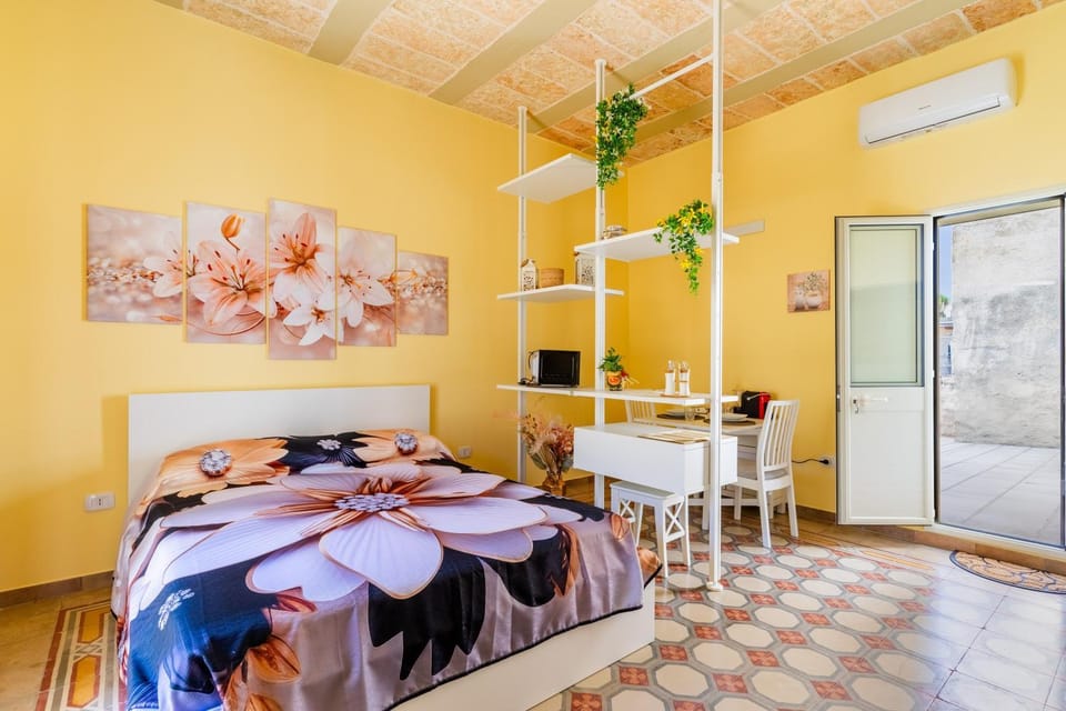 Living room, Bedroom