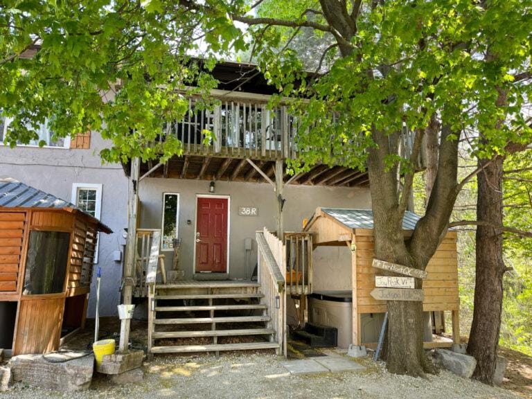 Margaritaville, Lots of Space, Fun and Hot Tub, Gas BBQ Apartment in Grey Highlands