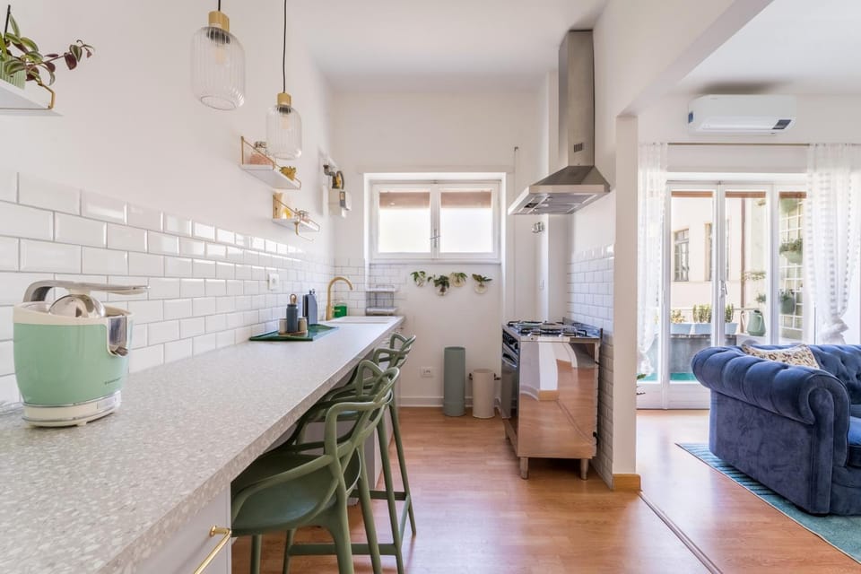Dining area, kitchen