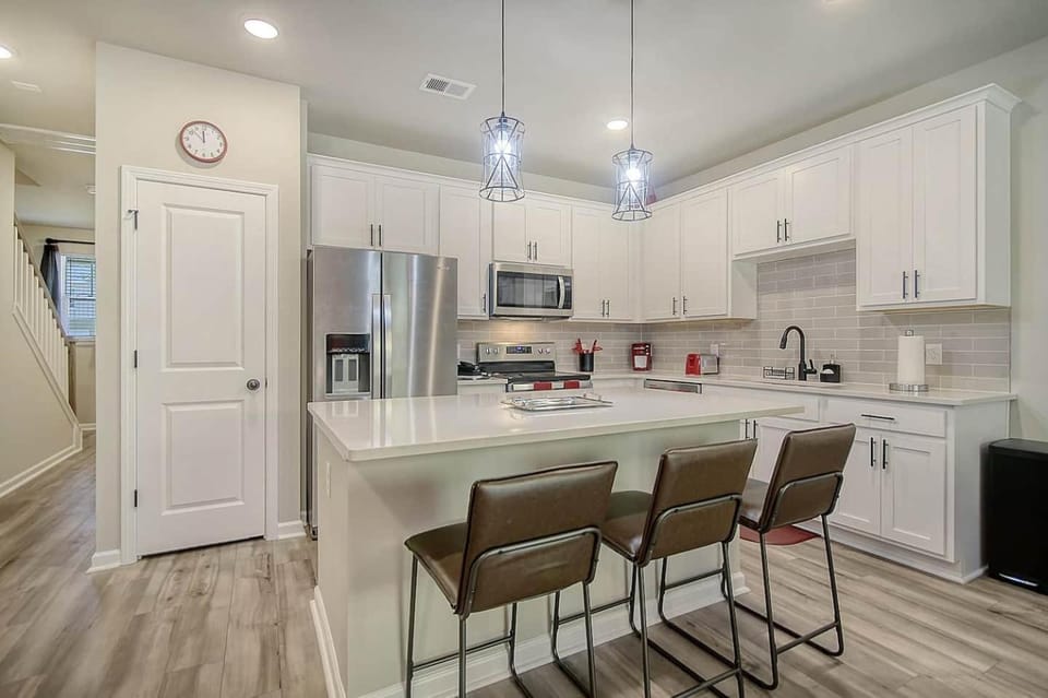 Cozy Cove 15 Min From Dwntwn House in North Charleston