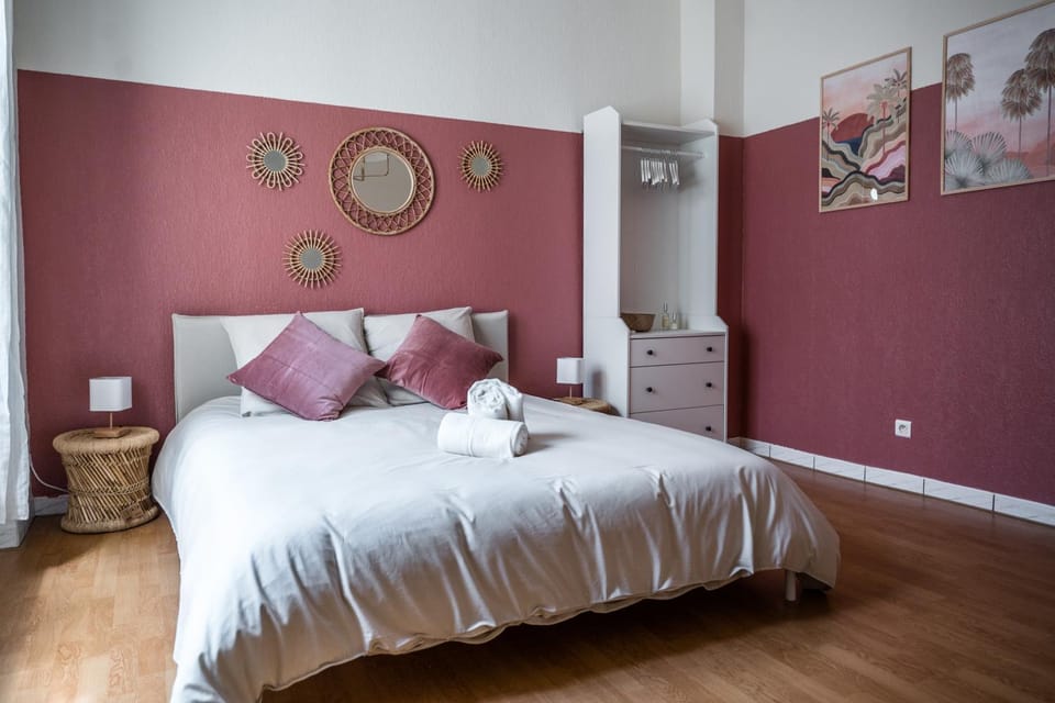 Bed, Photo of the whole room, Bedroom, towels, wardrobe